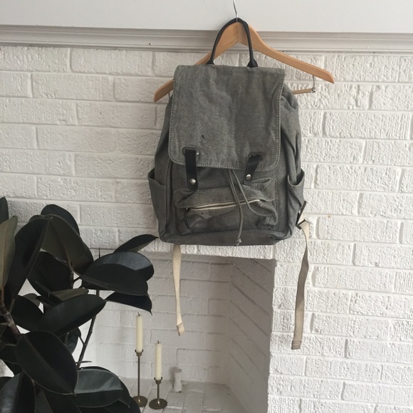 everlane snap backpack